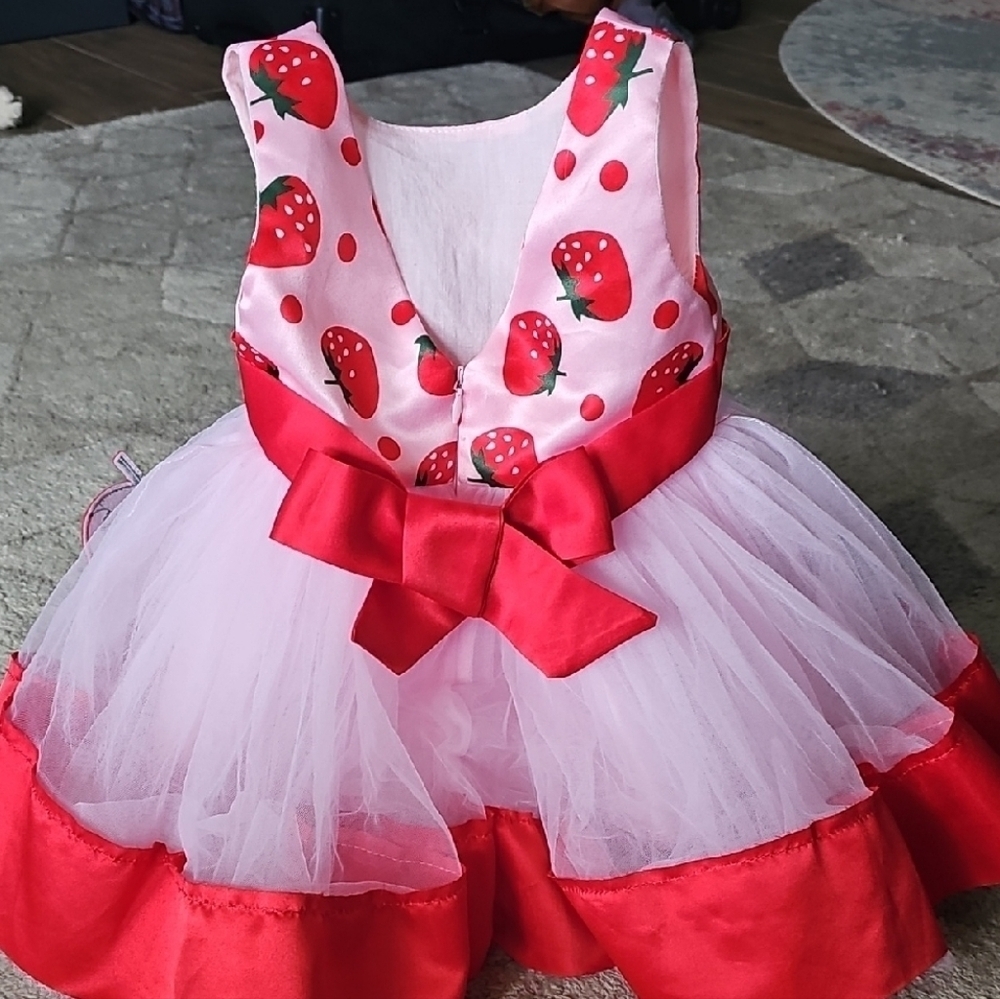 Elegant Strawberry Dress with Tulle Skirt - Picture 3 of 3